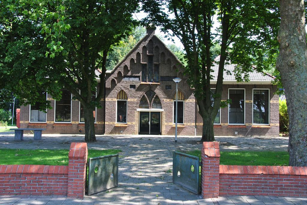 Bed & Breakfast De Oale School 拉斯罗普 外观 照片