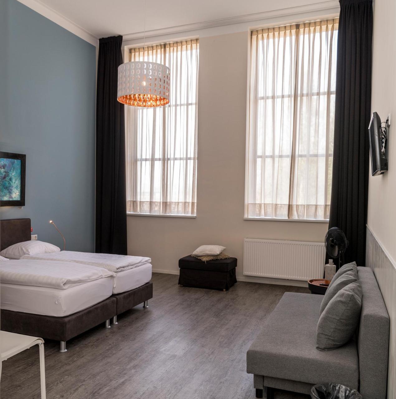 Bed & Breakfast De Oale School 拉斯罗普 外观 照片